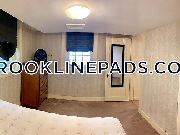 3rd image of 184 Fisher Ave #1A