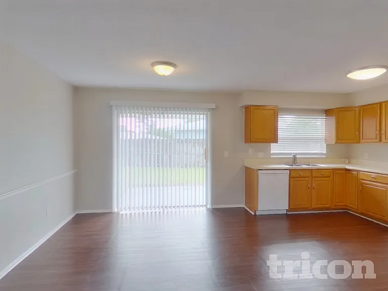 125 Hidden Lake Dr — Photo 4