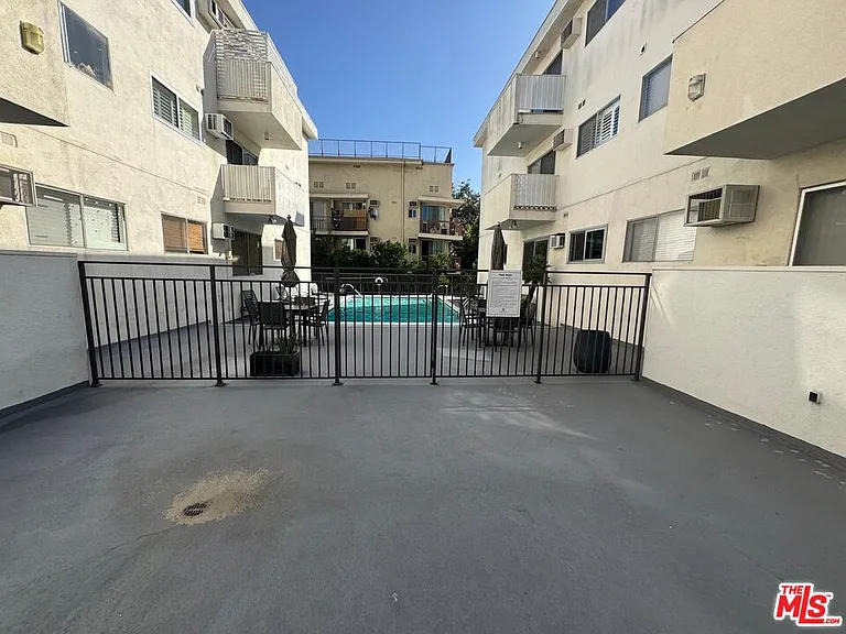 960 Larrabee St #126 — Photo 19