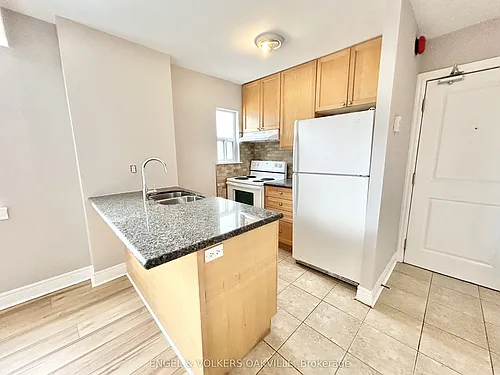 11 33rd St #208 Photo 1
