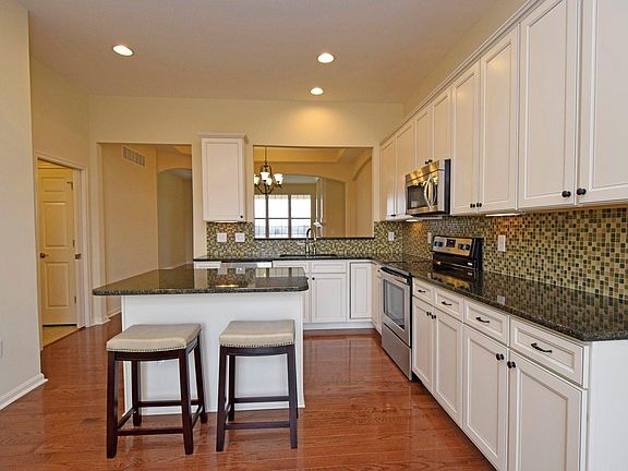 4th image of 370 Turtle Creek Dr