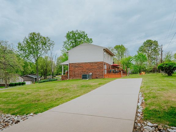 2nd image of 122 Genevieve Dr