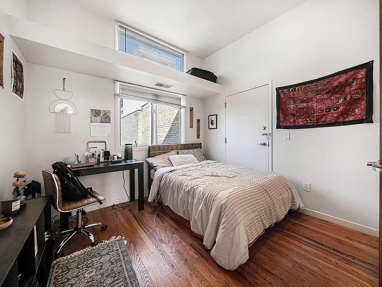 217 E Washington St — Photo 11