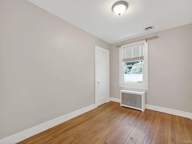 90 Mackey Ave — Photo 19