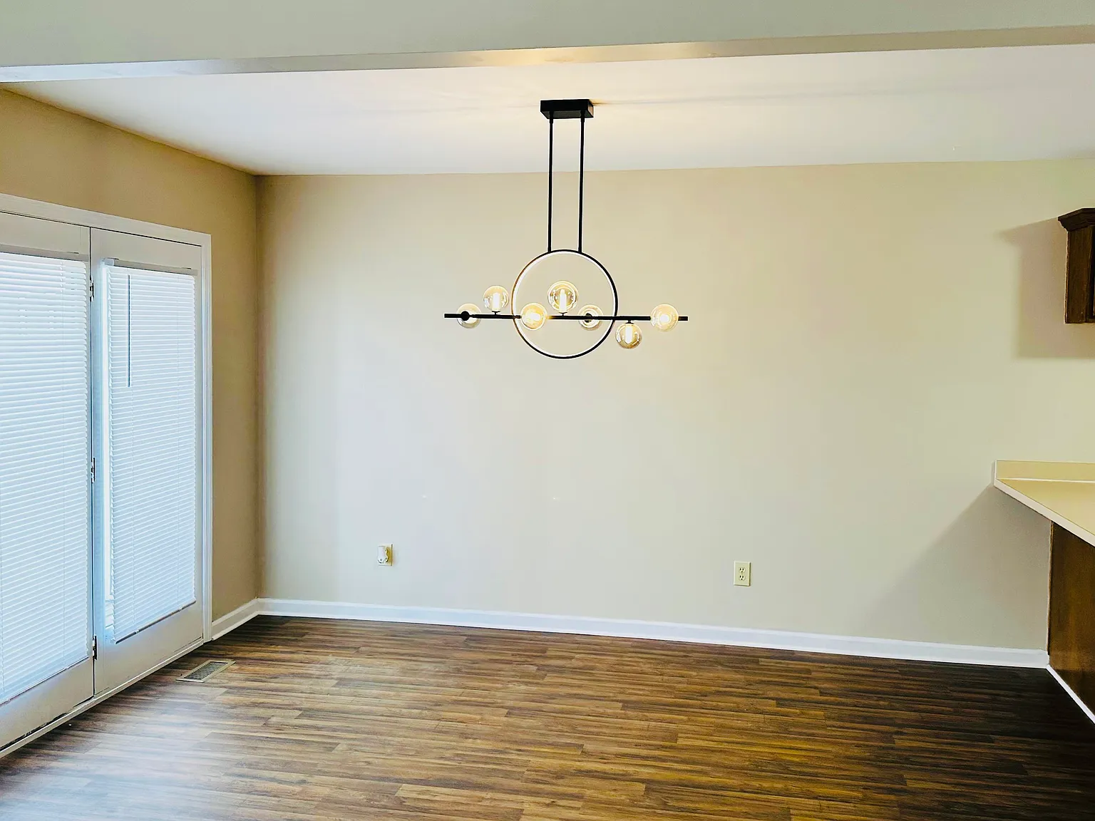 3 bed, 2.5 bath, 1704 sqft, $2,000 — Photo 4