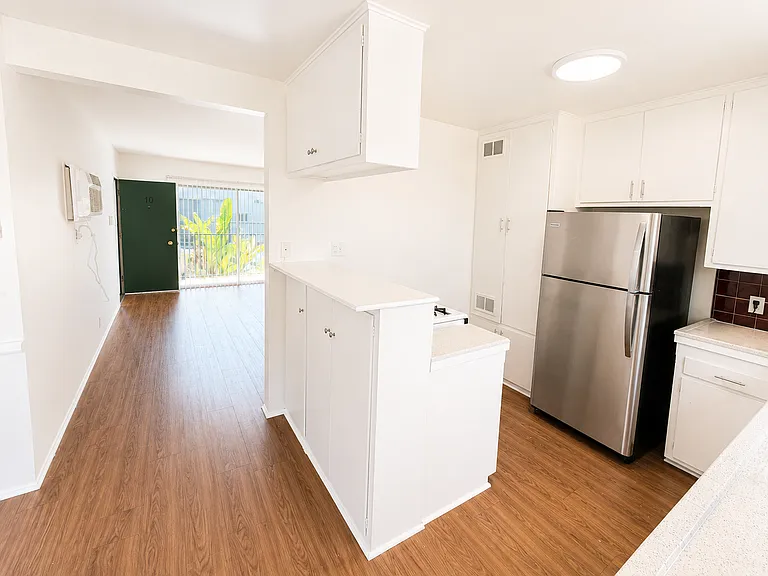 10250 W Camarillo St — Photo 5