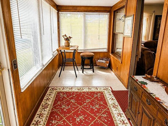 5th image of 182 W Mansion St