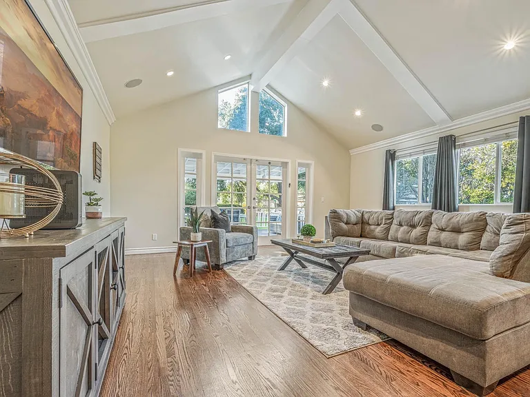 5659 Corbin Ave — Photo 15
