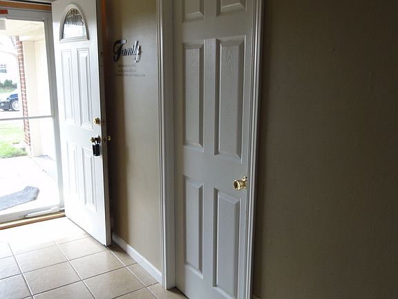 3rd image of 8007 Blackshear Dr