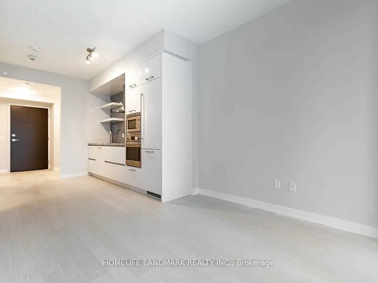 2221 Yonge St #2510 — Photo 5