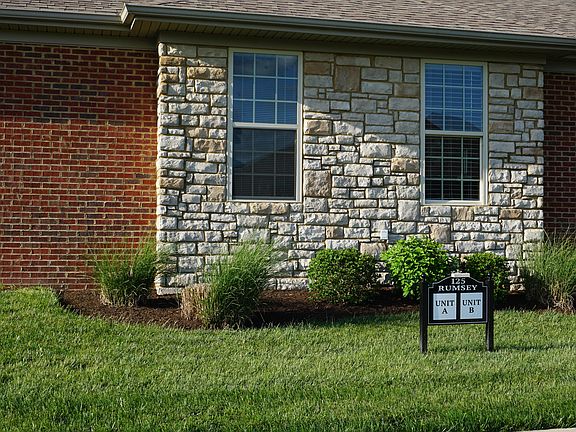 2nd image of 125 Rumsey Cir Unit A