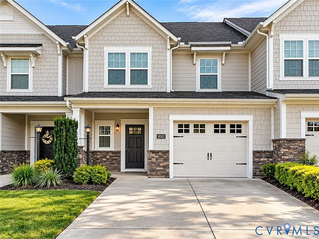 4 bed, 3.5 bath, 2439 sqft, $3,000 — Photo 1