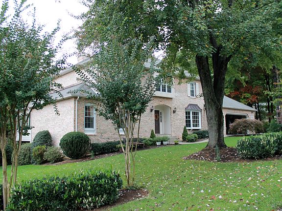 2nd image of 5390 Chaucers Ct