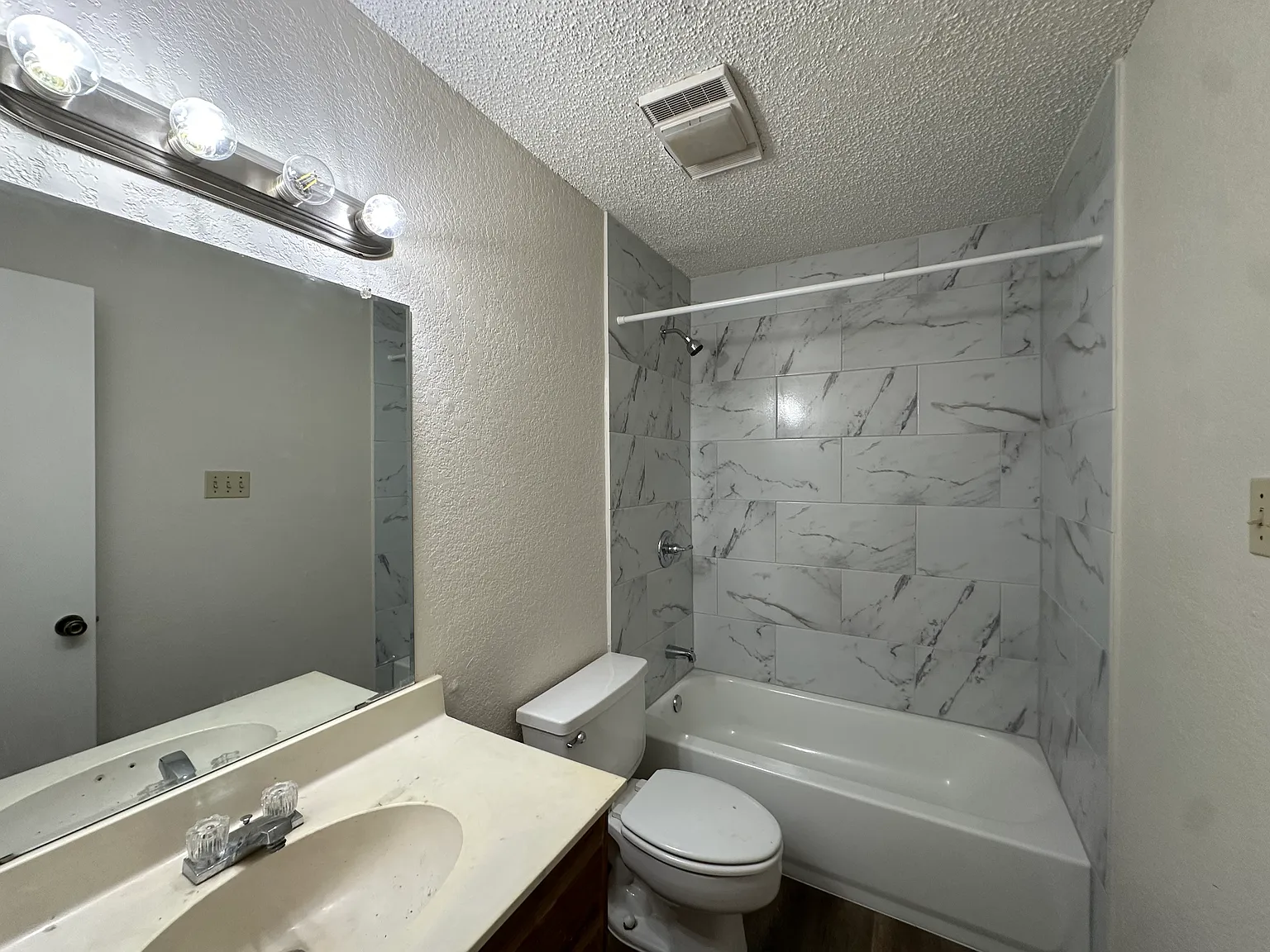 417 Withers St — Photo 4