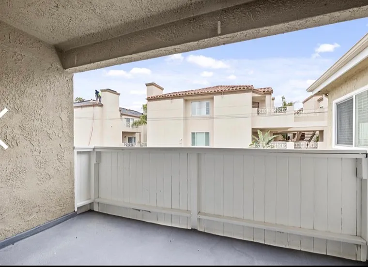 2 bed, 915 sqft, $4,195 — Photo 4