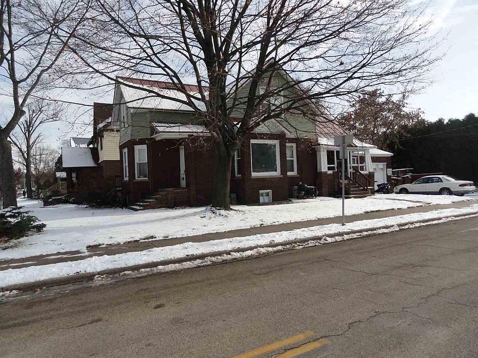 2nd image of 1601 Main St