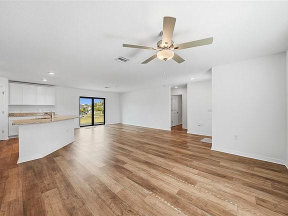 2nd image of 5381 Ulysses St