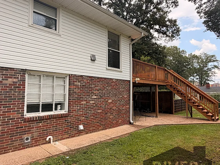 721 W Lelia St — Photo 25