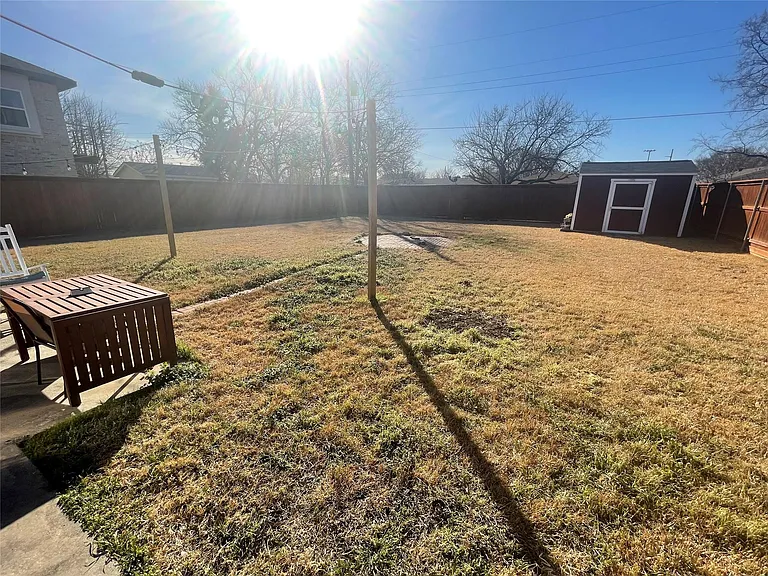 817 Bullock St — Photo 15