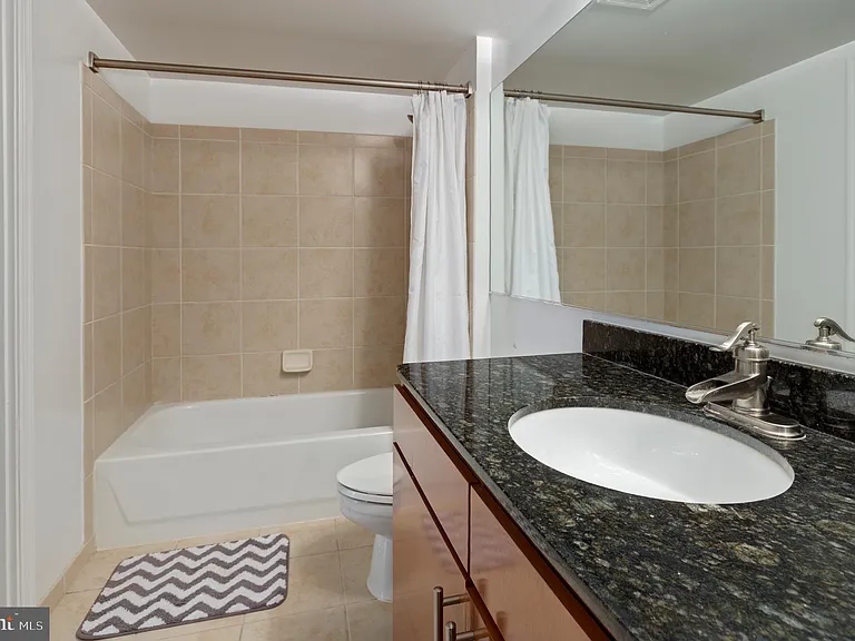 915 E St NW #1001 — Photo 22