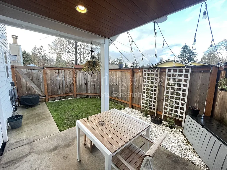 6517 SE Woodstock Blvd #B — Photo 16