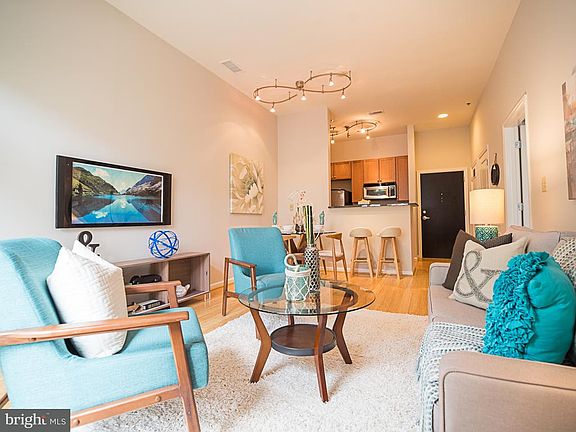 2nd image of 309 Holland Ln Unit 137