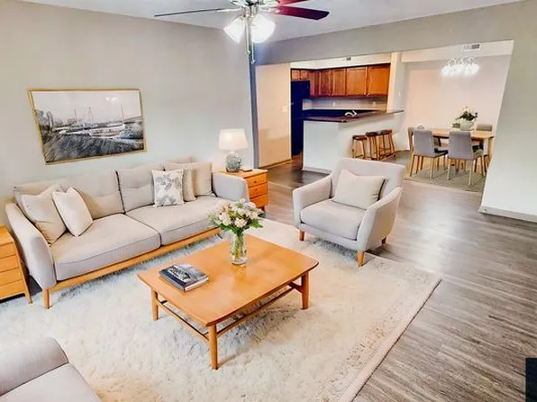 1040 University Dr APT 10, Edwardsville, IL 62025