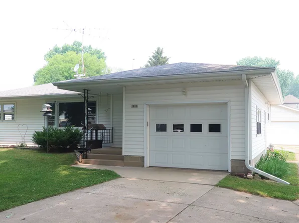 1896 Weber Dr, Sun Prairie, WI 53590