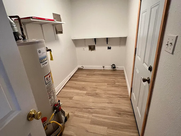 11258 Laura Ln — Photo 13