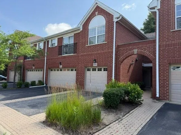 2359 Chelsea Rd, Northbrook, IL 60062