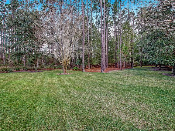4th image of 1011 Autumn Breeze Dr