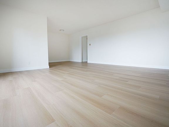 4th image of 119 N Cedar Ave APT 6