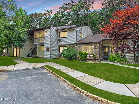 2nd image of 91 Arrowood Rd Unit B