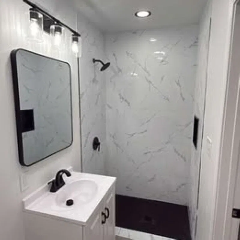 4 bed, $2,200 — Photo 1