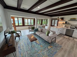 3255 Rowena Ave, Los Angeles, CA 90027