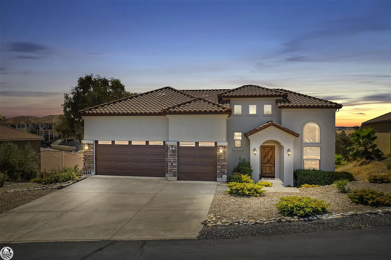 20 Harmonia Pointe Way photo 1