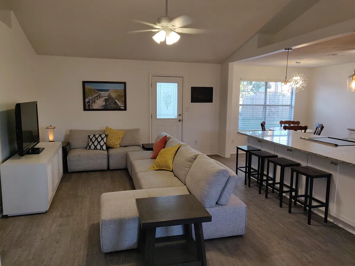 Building Photo - 8024 Grand Bahama Dr