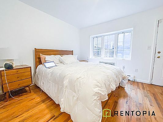2nd image of 226 Tompkins Ave #1