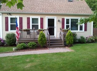 15 Pilgrim Rd, Quaker Hill, CT 06375