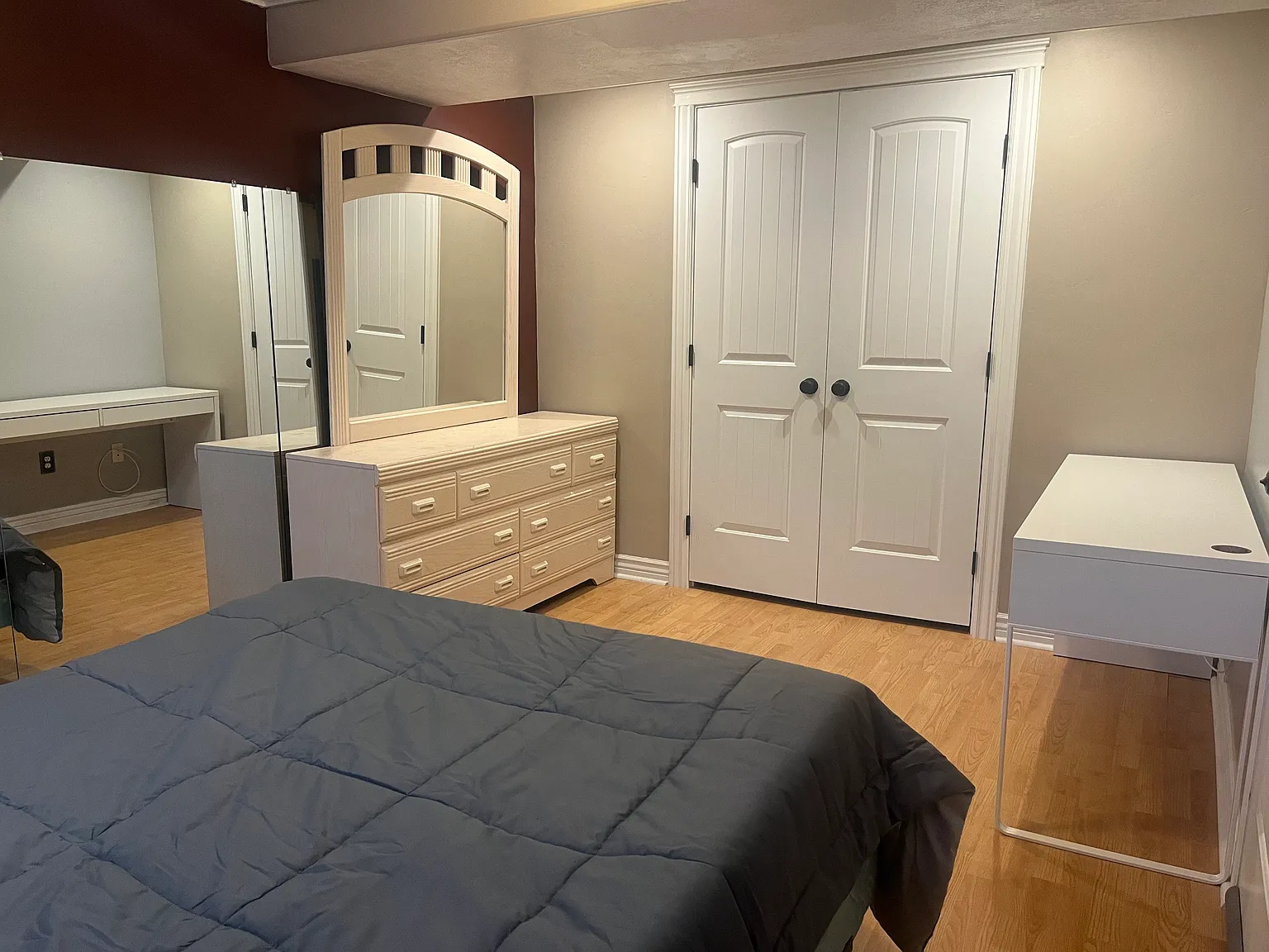 6 bed, 3248 sqft, $650 — Photo 3