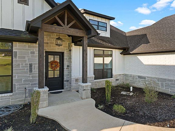 3rd image of 160 Chase Creek Dr