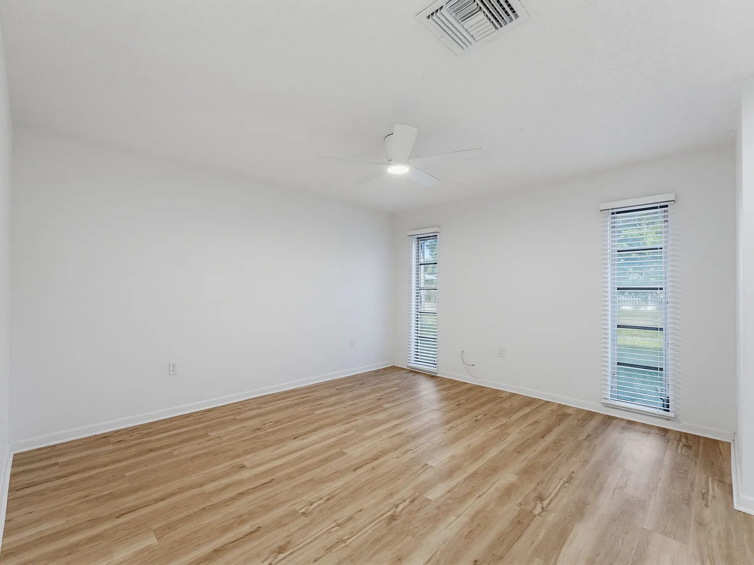 1 bed, 725 sqft, $1,800 — Photo 4