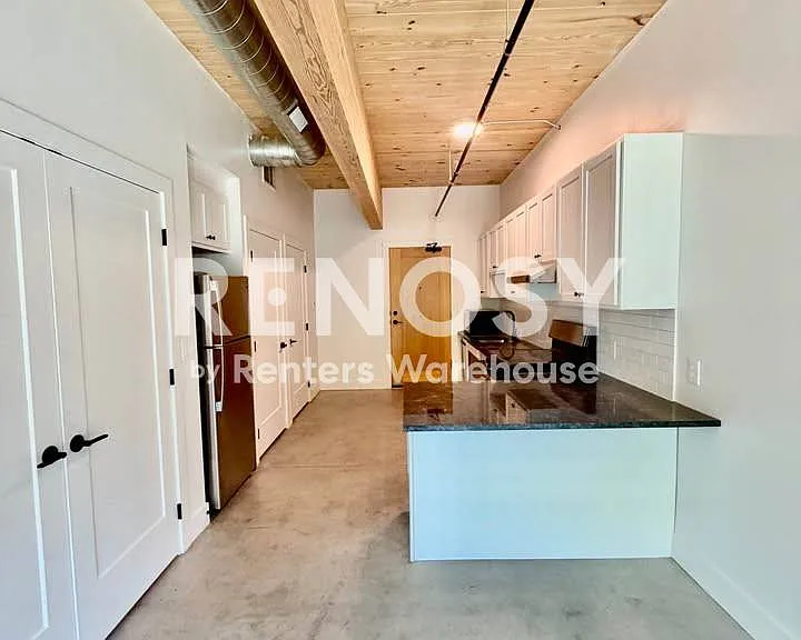 2701 Ingersoll Ave #204 — Photo 6