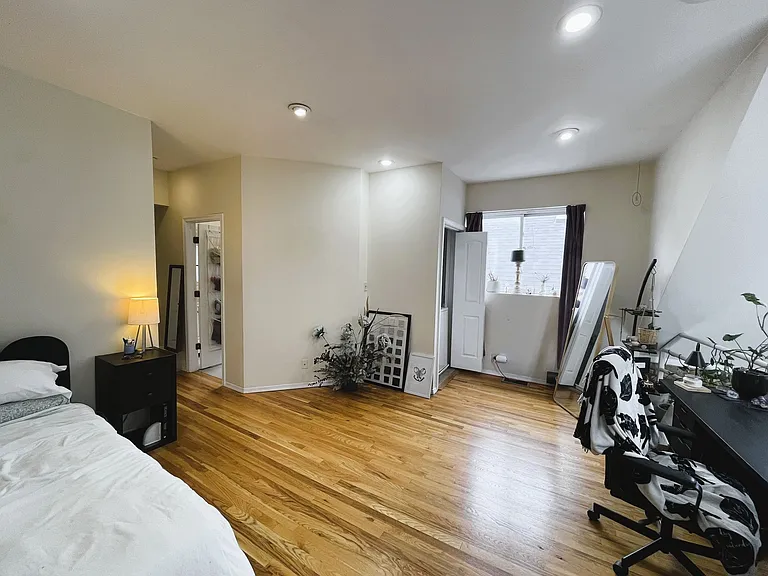 2032 W Homer St #2F — Photo 26