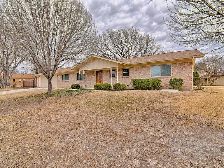 7233 Overhill Rd — Photo 4