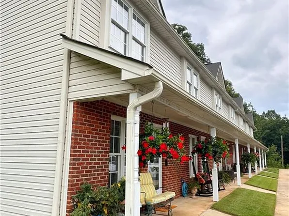 525 Highland Park Dr Suite F, Eden, NC 27288