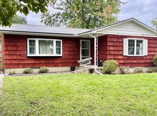 901 Cotter St, Essexville, MI