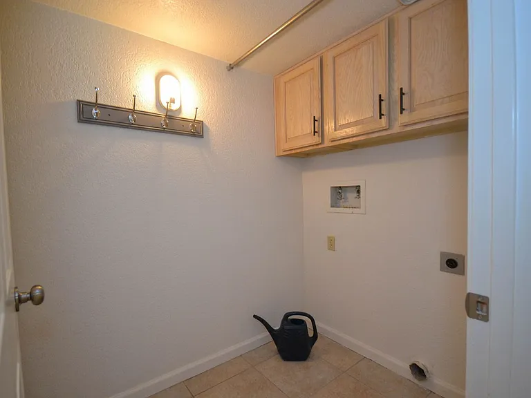 2911 Country Club Dr — Photo 35
