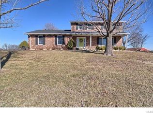 5236 Country Club Rd, Washington, MO 63090