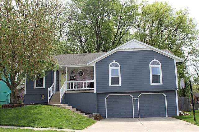 1st image of 412 NW Arbor Dr